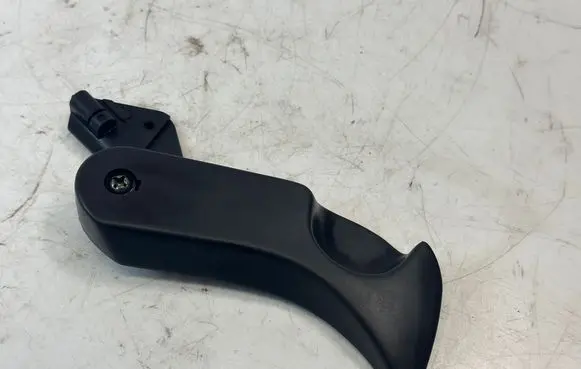 BMW 5 E39 Engine bonnet (hood) release handle 8226621 51238226621 8165196