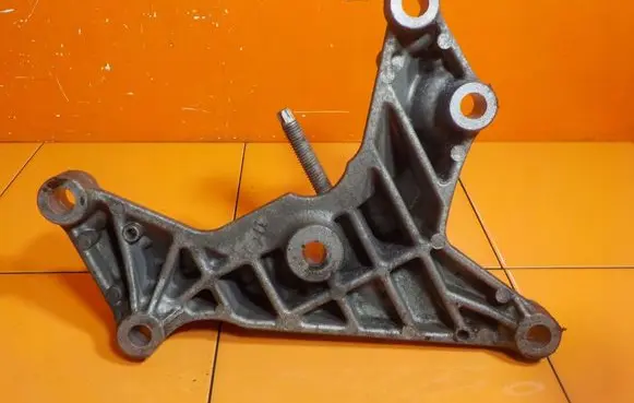 Ford Transit VII Engine mounting bracket YMF6