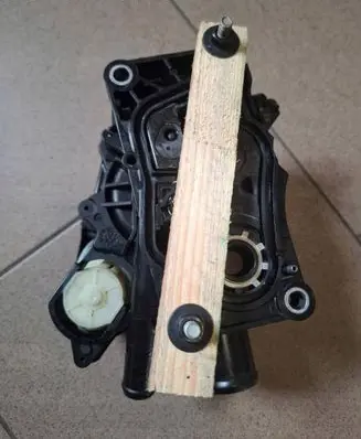 Hyundai i30 Thermostat/thermostat housing 256902U000