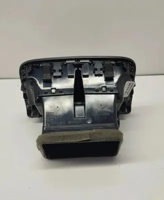 Rear air vent grill