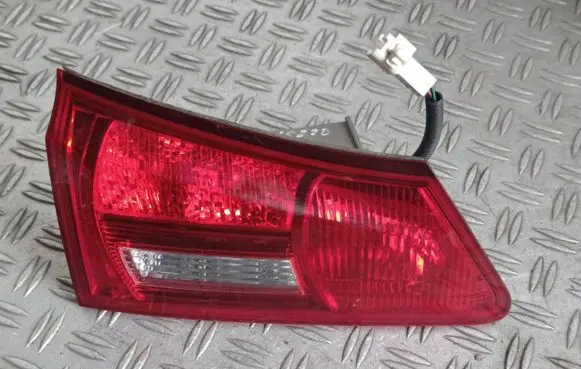 Lexus IS 220D-250-350 Tailgate rear/tail lights