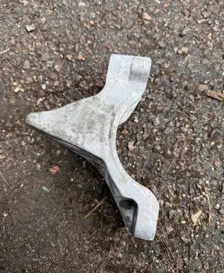 Land Rover Range Rover Sport L461 Engine mounting bracket M8E26061AA