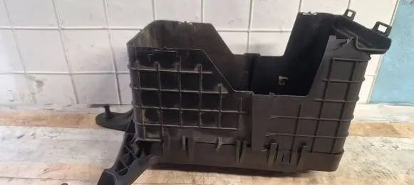 Battery box tray