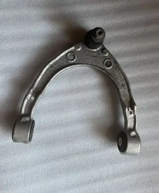 Volkswagen Touareg II Front lower control arm/wishbone K195303