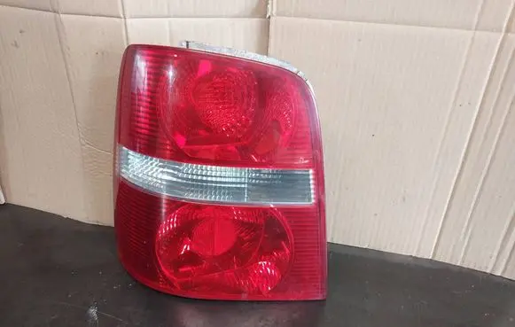 Volkswagen Touran I Rear/tail lights 1T0945095C 1T0945111B