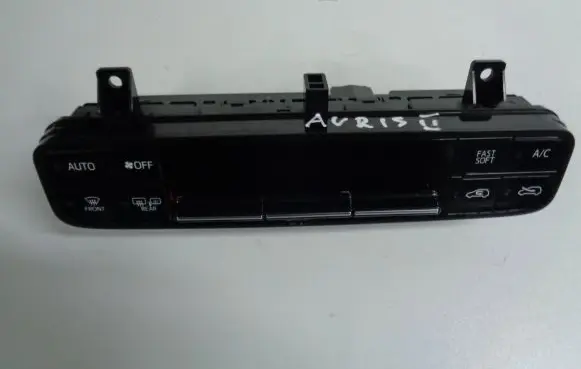 Toyota Auris E180 Climate control unit 55900-02C60