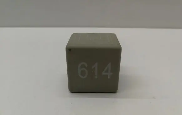 Audi A6 S6 C6 4F Other relay 8E0951253