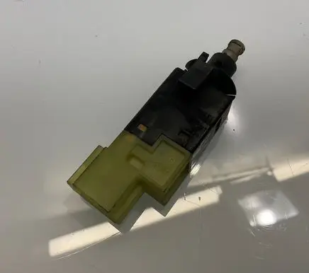 Mercedes-Benz E W211 Brake pedal sensor switch A0015456709 0015456709