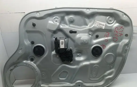 KIA Ceed Front door window regulator with motor 824801H070 BSA040479 000059