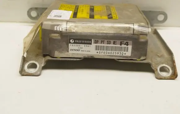 Subaru Impreza II Airbag control unit/module 98221FE030 1523003961