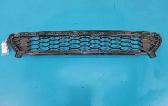 Hyundai i30 Front bumper lower grill 86561G4DA0 IMPRK1548844