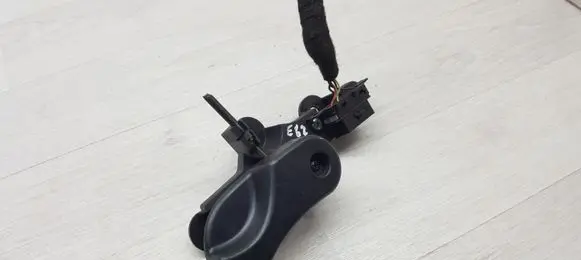 BMW 1 E82 E88 Engine bonnet (hood) release handle 112420 9150274 107022