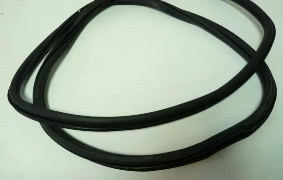 Volkswagen Golf VII Rubber seal loading door 