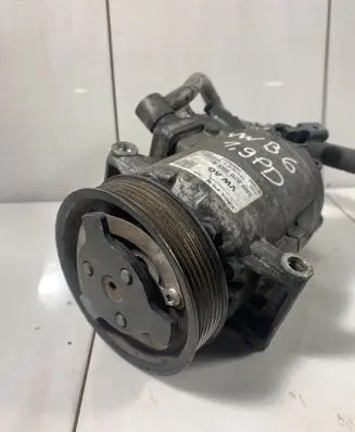 Volkswagen PASSAT B6 Air conditioning (A/C) compressor (pump) 5N0820803A