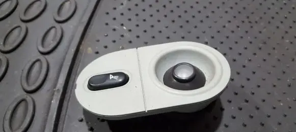 Renault Megane I Front seat light 7700