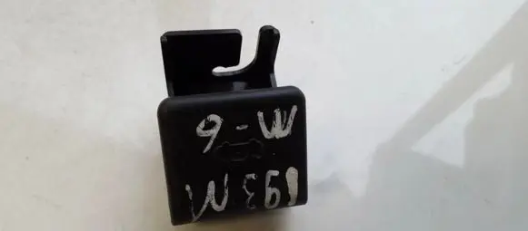Engine bonnet (hood) release handle