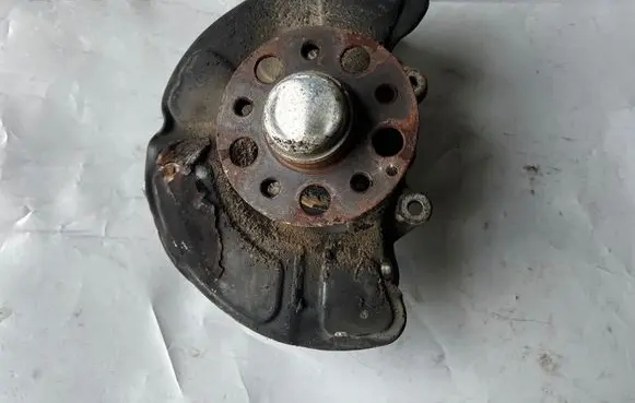 Mercedes-Benz E W212 Front wheel hub 
