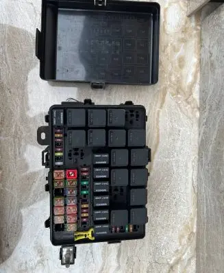Maserati Ghibli Fuse box set 670030469
