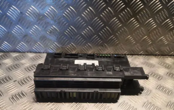 Mercedes-Benz E W211 Fuse box set 2115455701 A2115455701