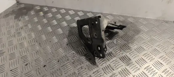 Audi A6 S6 C6 4F Fender mounting bracket 4F0821136A