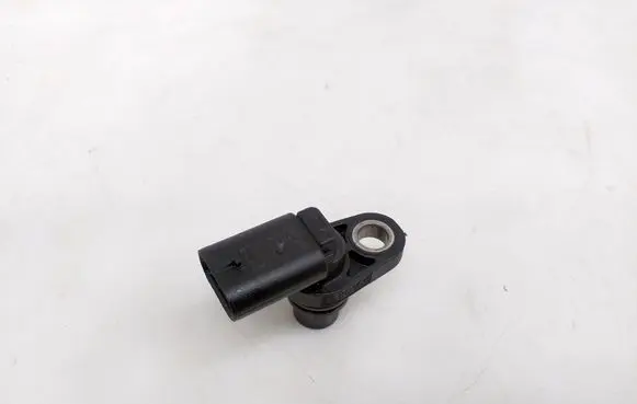 Mercedes-Benz A W176 Camshaft position sensor A2709050400