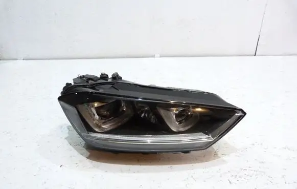 Volkswagen Golf Sportsvan Headlight/headlamp