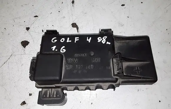 Volkswagen Golf IV Fuse module 1j0937549