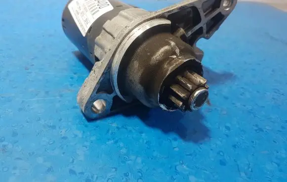 Skoda Fabia Mk2 (5J) Starter motor 0001120408