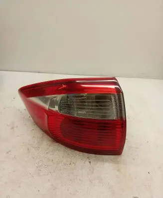 Ford C-MAX II Rear/tail lights