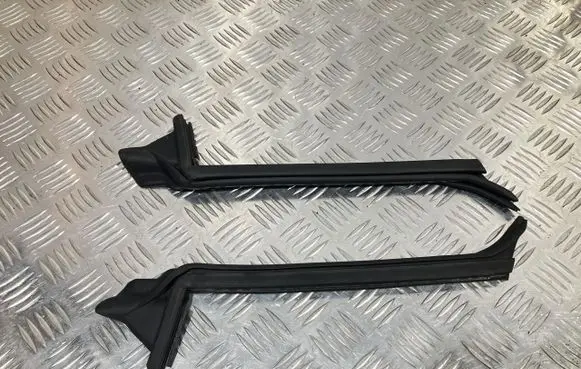 BMW 2 F44 Front door glass trim molding 7483119