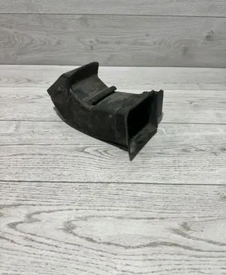 BMW 7 E38 Brake cooling air channel/duct 51718125968 8125968