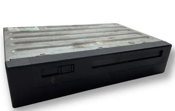Lexus RX 330 - 350 - 400H Navigation unit CD/DVD player 8684150100 021446 EM03A