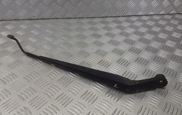 Toyota Corolla Verso E121 Front wiper blade arm