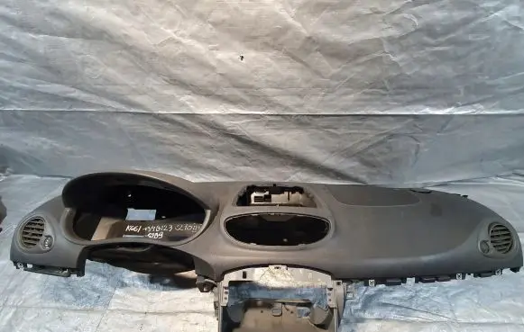 Renault Clio III Dashboard 6246S0027