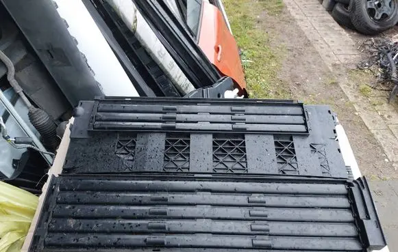 Citroen Berlingo Radiator trim 9820997280