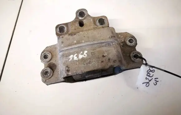 Volkswagen PASSAT B6 Engine mount bracket 3c0199555aa
