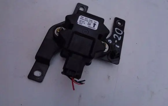 Hyundai i30 ESP acceleration yaw rate sensor 956902B100