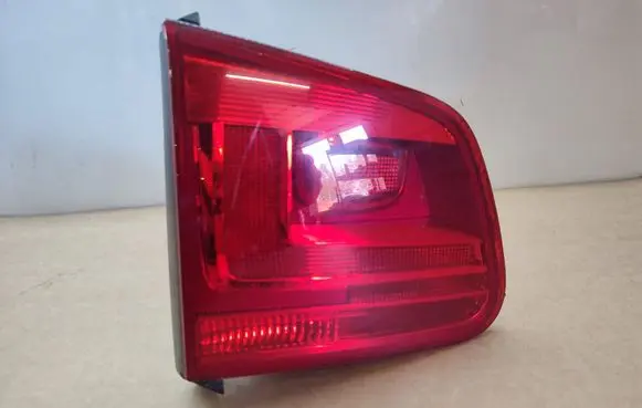 Volkswagen Tiguan Tailgate rear/tail lights 5N0945093H