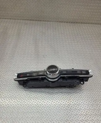 Volvo XC40 Head unit multimedia control P31456672