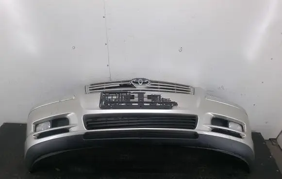 Toyota Avensis T250 Front bumper 