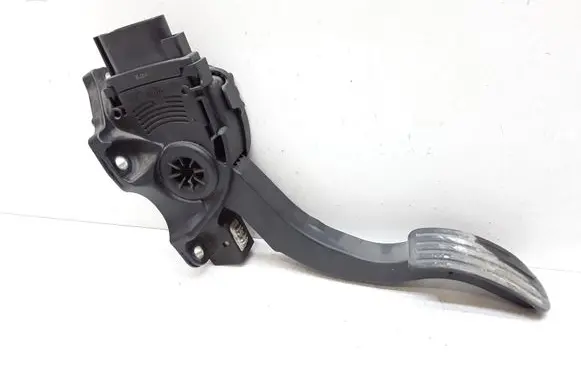 Volvo V70 Accelerator throttle pedal 6G929F836BD