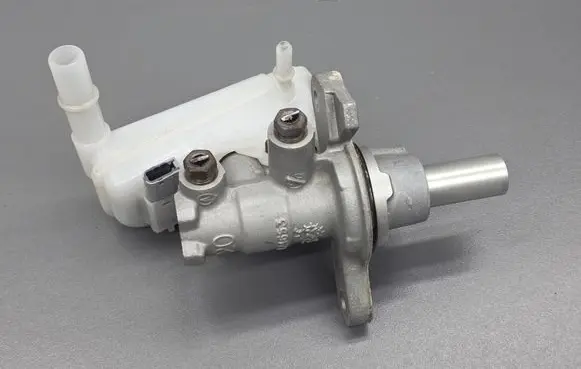 Ford Fiesta Master brake cylinder Y24653 0204054029