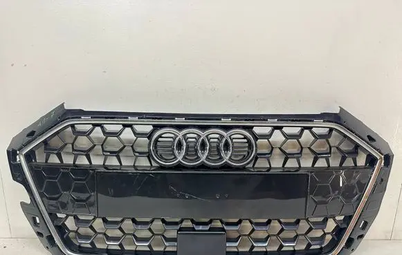 Audi A1 Front grill 82A853651B 82A853653B 82A853651