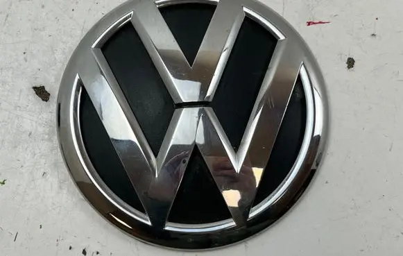 Volkswagen Amarok Manufacturers badge/model letters 2H5853630A