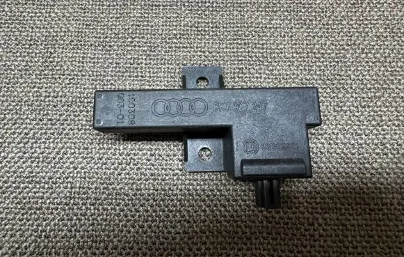 Audi A6 S6 C7 4G Keyless (KESSY) go control unit/module 8K0907247 33542221