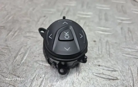 Ford Focus Steering wheel buttons/switches AM5T14K147AA