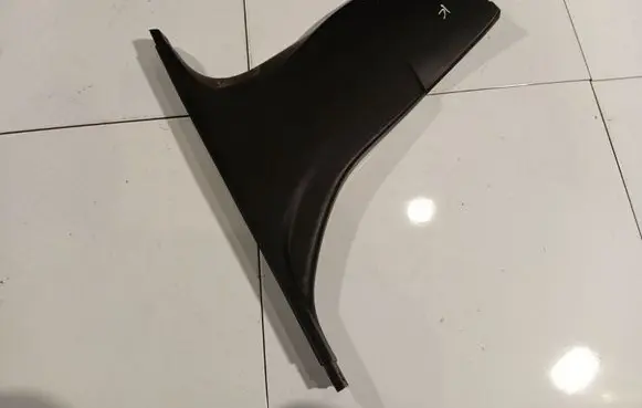 Volvo V40 (B) pillar trim (top) 31102351