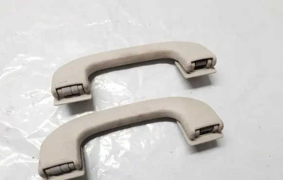 Mercedes-Benz A W169 Front interior roof grab handle A1698100151
