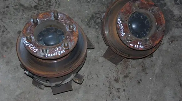 Iveco Daily 4th gen Front wheel hub spindle knuckle 120KM