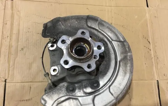 BMW 5 G30 G31 Rear wheel hub 6866338